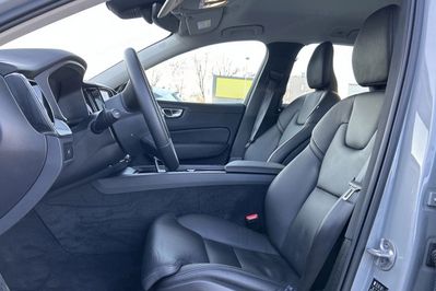 Volvo XC60 B4 B Plus Dark