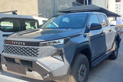 Toyota HiLux mHEV Double Cab Active 4x4 aut