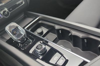 Volvo XC60 B5 B AWD Plus Dark aut