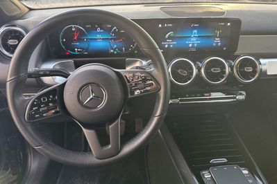 Mercedes GLB 200