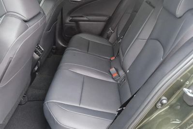 Lexus UX 300h F Sport Design 2.0 Hybrid Dynamic Force