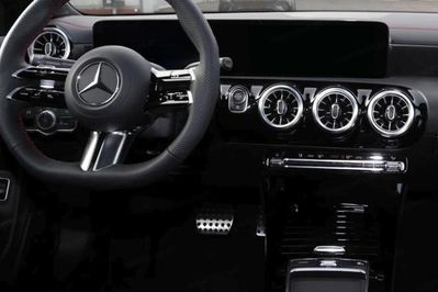 Mercedes CLA 200 mHEV AMG Line 7G-DCT