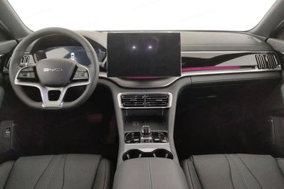 BYD Seal U DM-i  Design AWD