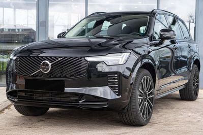 Volvo XC90 B5 AWD Ultra Dark