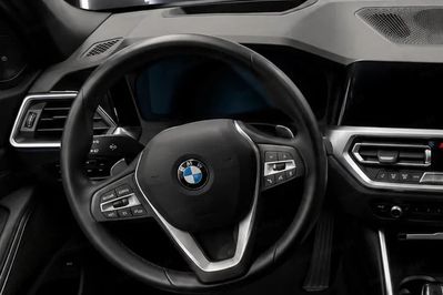 BMW Seria 3 330e xDrive Sport Line aut