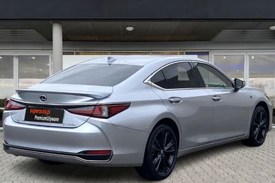 Lexus ES 300h F Sport Design