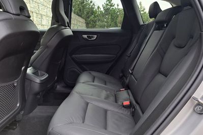 Volvo XC60 B5 B AWD Plus Dark aut