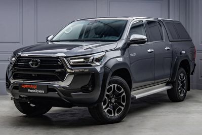 Toyota HiLux Double Cab SR5PLUS 4X4