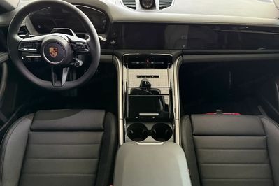 Porsche Panamera 4 E-Hybrid