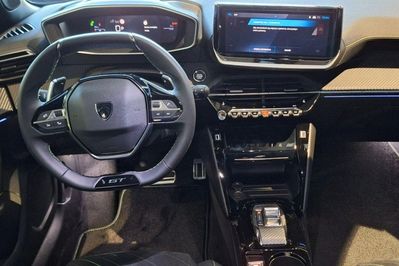 Peugeot 2008 PureTech mHEV GT e-DCS6