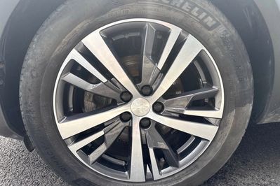 Peugeot 3008 1.2 PureTech S&S EAT8