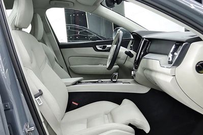 Volvo XC60 B4 D AWD Plus Bright aut