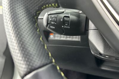 Peugeot 2008 GT 1.2 PureTech EAT8