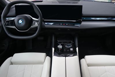 BMW i5 eDrive40