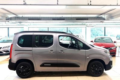 Citroen Berlingo MPV M L1H1 EAT8