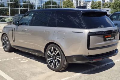 Land Rover Range Rover P460e PHEV LWB Autobiography