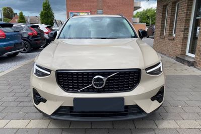 Volvo XC40 B4 Plus Dark