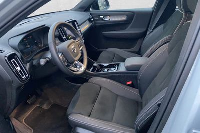 Volvo XC40 B3 B Plus Dark