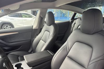 Tesla Model 3 RWD