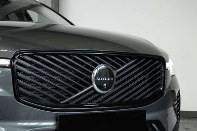 Volvo XC60 B5 AWD Ultra Dark