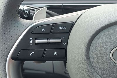 Hyundai Staria Kombi Luxury HEV AT