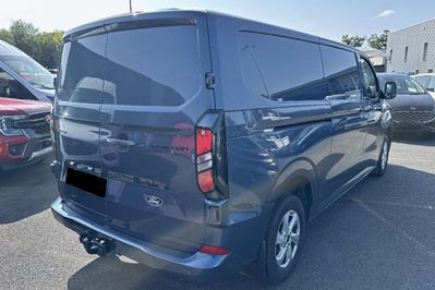 Ford Transit Custom 320 L2H1 Limited A8