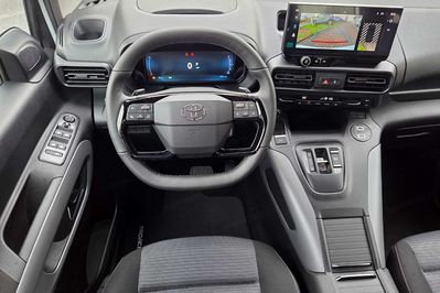 Toyota Proace City Verso Family L1H1 8AT