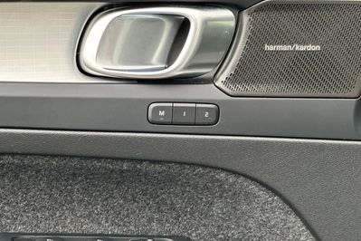 Volvo XC40 B3 Plus Dark