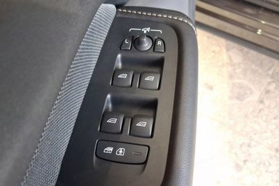 Volvo XC60 B5 B AWD Plus Dark aut