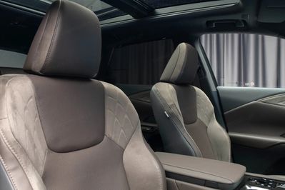 Lexus RX 450h+ Omotenashi 2.5 Hybrid Plug-in