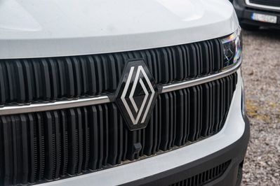 Renault Master L3 Zabudowa 8EP + Tył spanie