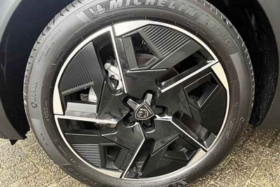 Peugeot 408 GT 1.2 PureTech mHEV  S&S e-DSC6