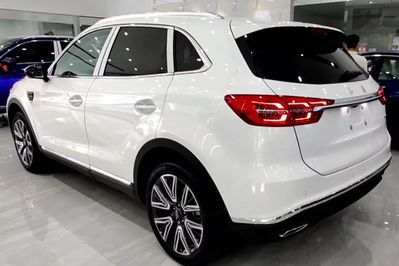 Hongqi HS5 2.0T AWD