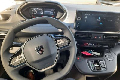 Peugeot Partner Van Long L2H1 EAT8