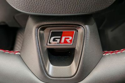 Toyota C-HR GR Sport 2.0 Hybrid Dynamic Force Plug-in