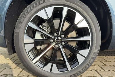 Volvo XC60 B5 AWD Ultra Dark