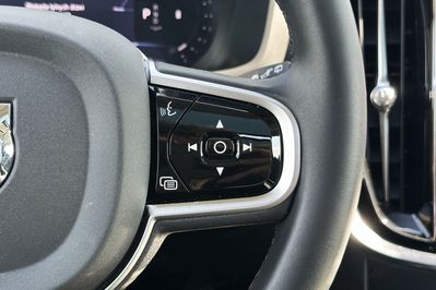 Volvo V60 B4 B Plus Dark