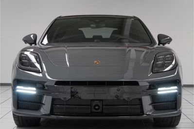 Porsche Panamera 4 E-Hybrid