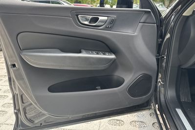 Volvo XC60 B4 B Plus Dark