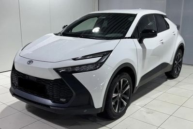Toyota C-HR Style 2.0 Hybrid Dynamic Force Plug-in