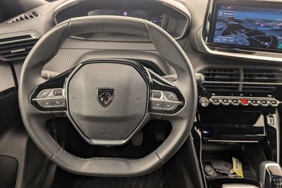 Peugeot 2008 ALLURE 1.2 PureTech