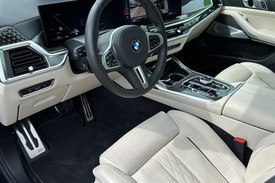 BMW X7 M60i xDrive mHEV sport-aut