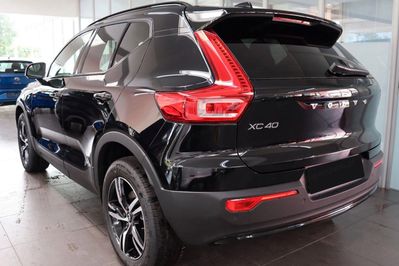 Volvo XC40 B4 Plus Dark