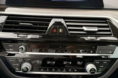 BMW Seria 5 530e iPerformance xDrive Luxury Line sport