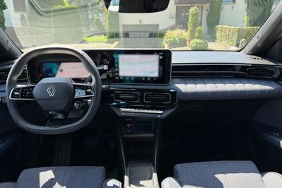 Renault R4 Techno 52kWh Comfort Range