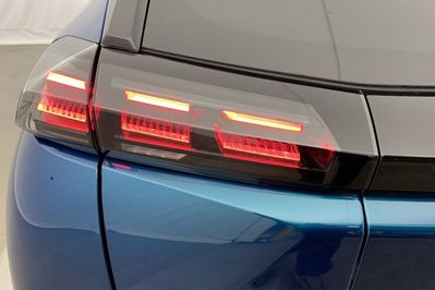 Peugeot 2008 ALLURE 1.2 mHEV e-DCS6