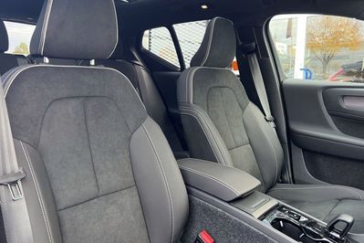 Volvo XC40 B3 Ultra Dark