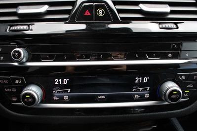 BMW Seria 5 520d xDrive mHEV Luxury Line aut