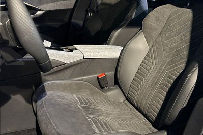 Peugeot 3008 GT Exclusive e-DCS6 1.2 mHEV