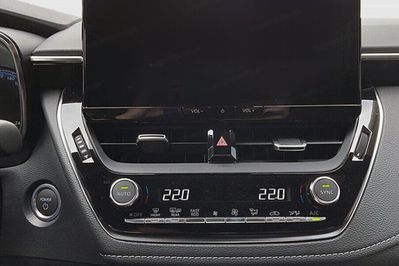 Toyota Corolla Comfort 1.5 benzyna